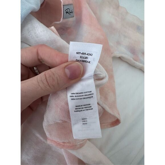 NWT Rails  Ellis Button Up in Multi Sky Tie Dye SizeS  Daybreak Lightweight, bre - Picture 12 of 15